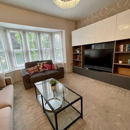 Modern 2 Bed Flat W Parking, Dog Friendly, Central บอร์นมัธ ภายนอก รูปภาพ