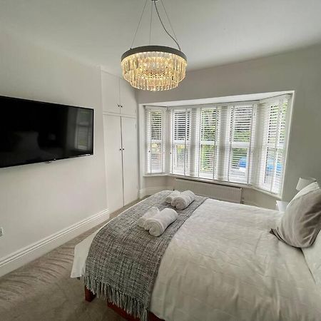 Modern 2 Bed Flat W Parking, Dog Friendly, Central บอร์นมัธ ภายนอก รูปภาพ