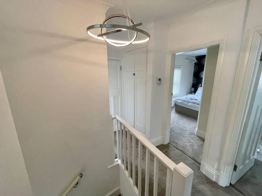 Modern 2 Bed Flat W Parking, Dog Friendly, Central บอร์นมัธ ภายนอก รูปภาพ
